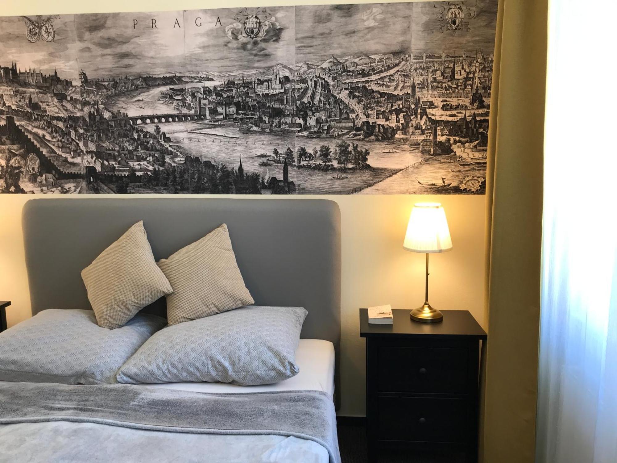 Light Rooms Prag Rum bild